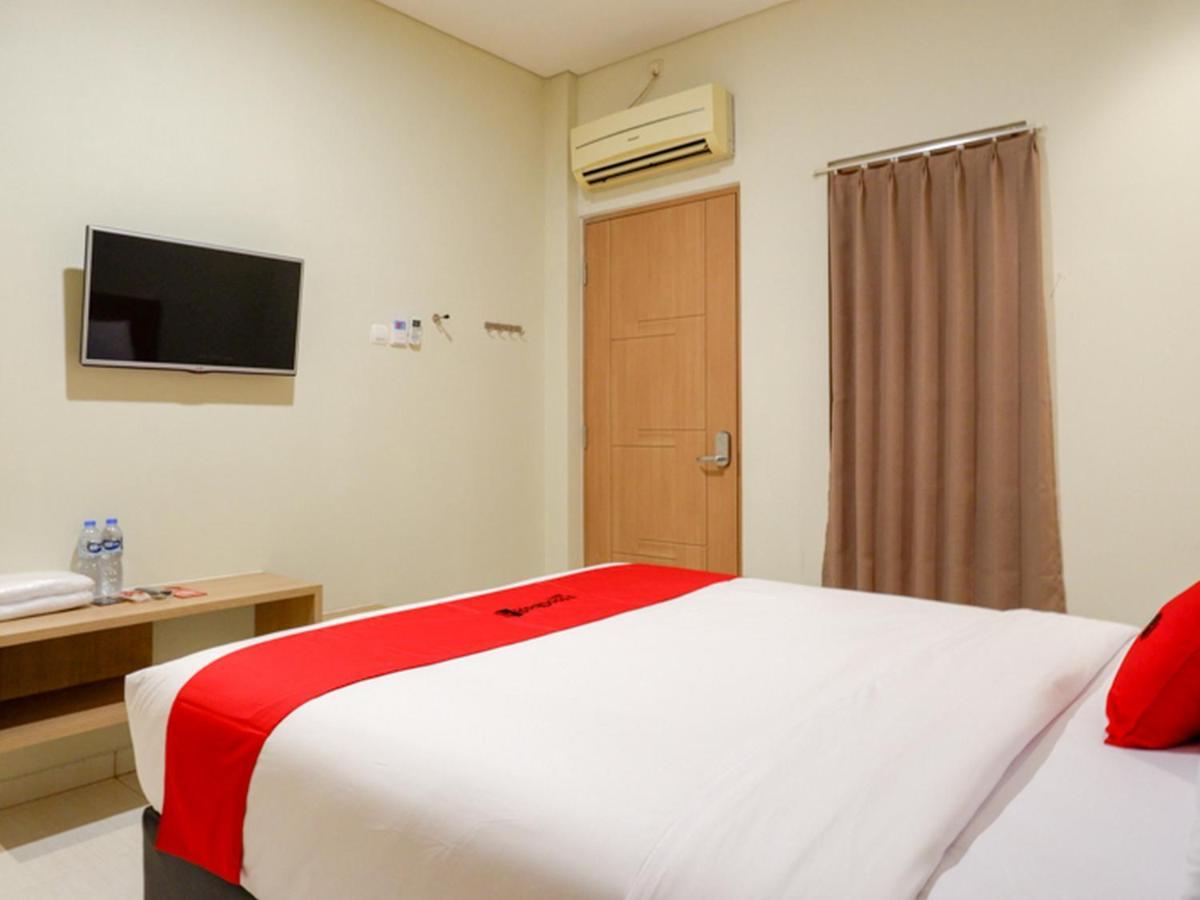 Reddoorz Near Exit Tol Banyumanik 2 Srondolwetan Exterior foto
